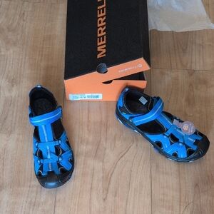 Boys 7 Merrell Kids Black and Blue Sandals